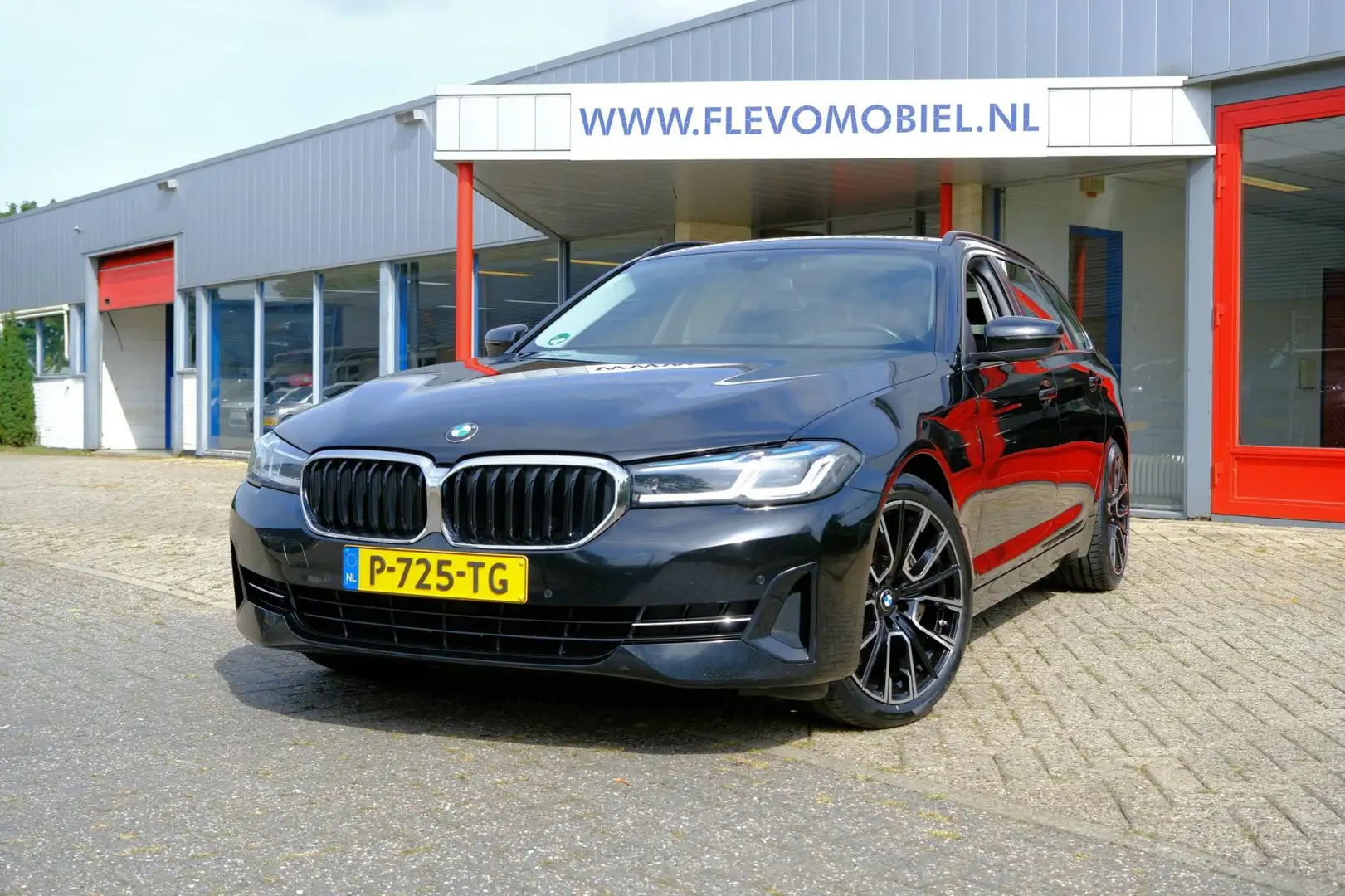BMW 530 5-serie Touring 530d 286pk xDrive Edition Plus Aut Noir - 1