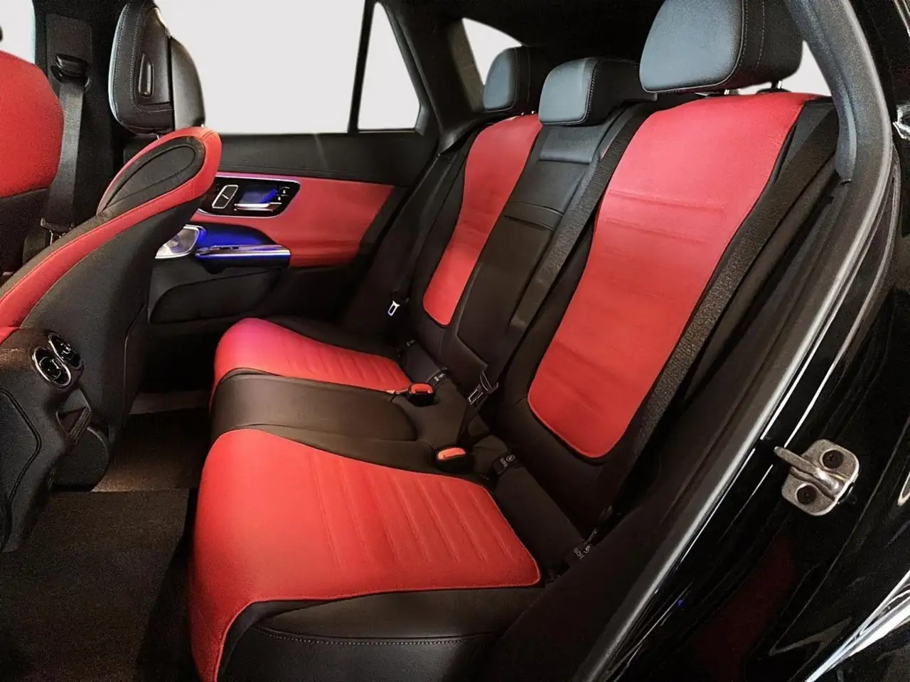 Mercedes-Benz GLC снимка Mercedes-Benz GLC