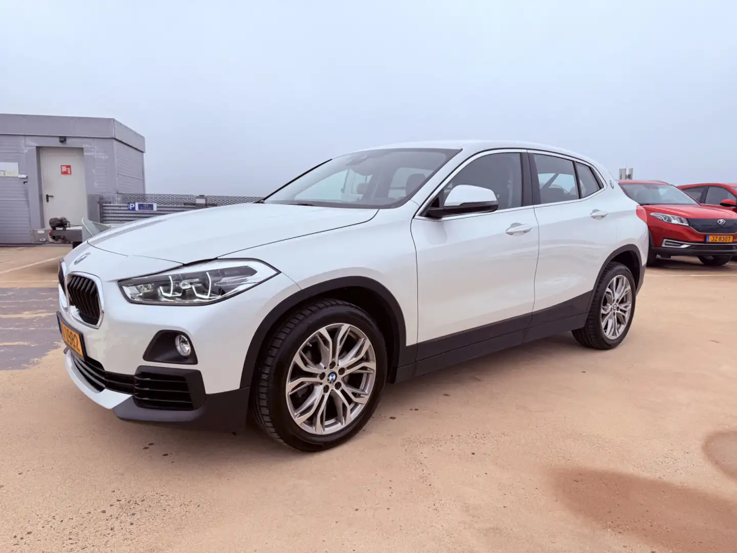 BMW X2 sDrive 18i 140 Advantage Auto. Blanc - 1
