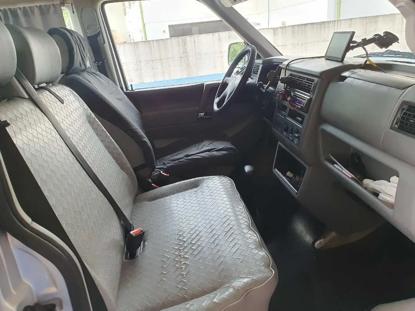 Volkswagen T4 Caravelle Caravelle 2.5 tdi auto Argintiu - 2