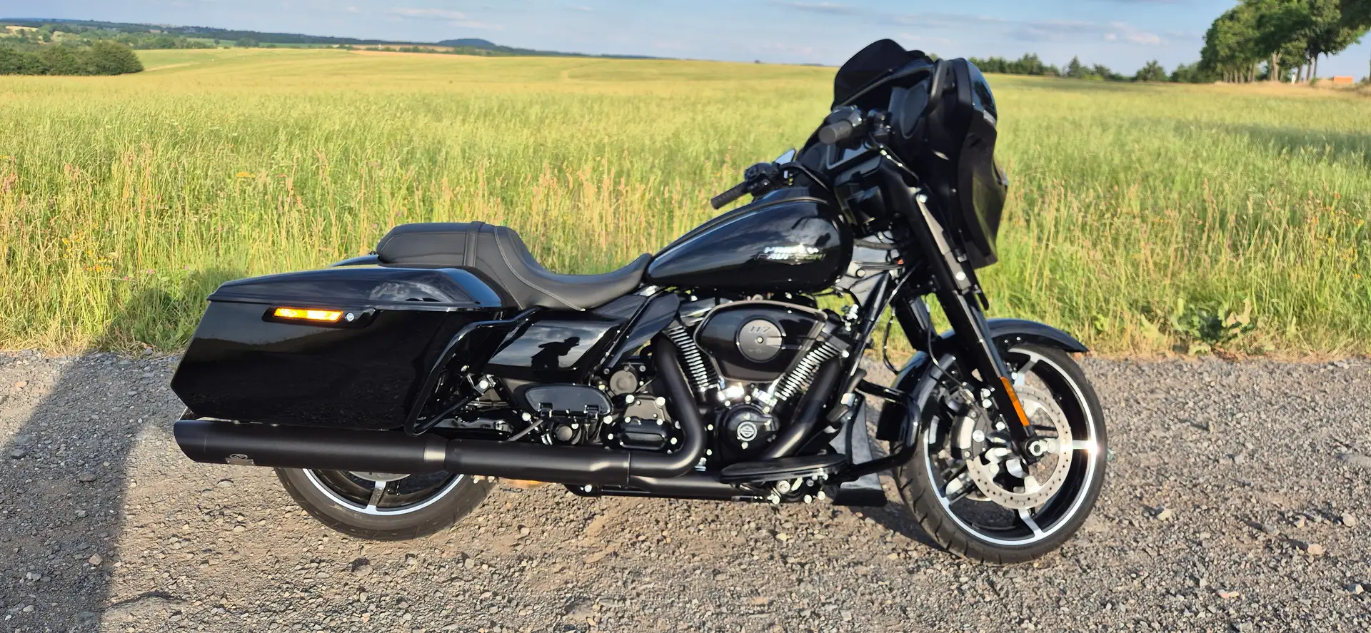 Harley-Davidson Street Glide FLHX 2024 mit Jekill&Hyde WilbersNivomat Černá - 2