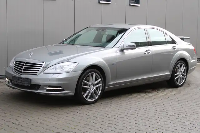 Mercedes-Benz S 400 Hybrid (221.095)