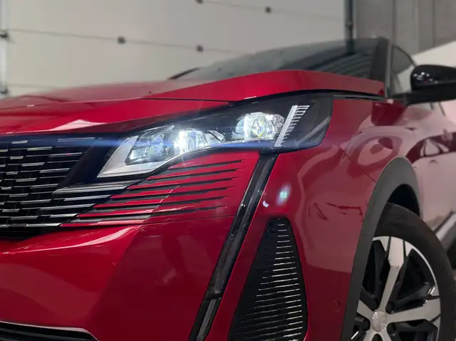 Peugeot 3008 view 4