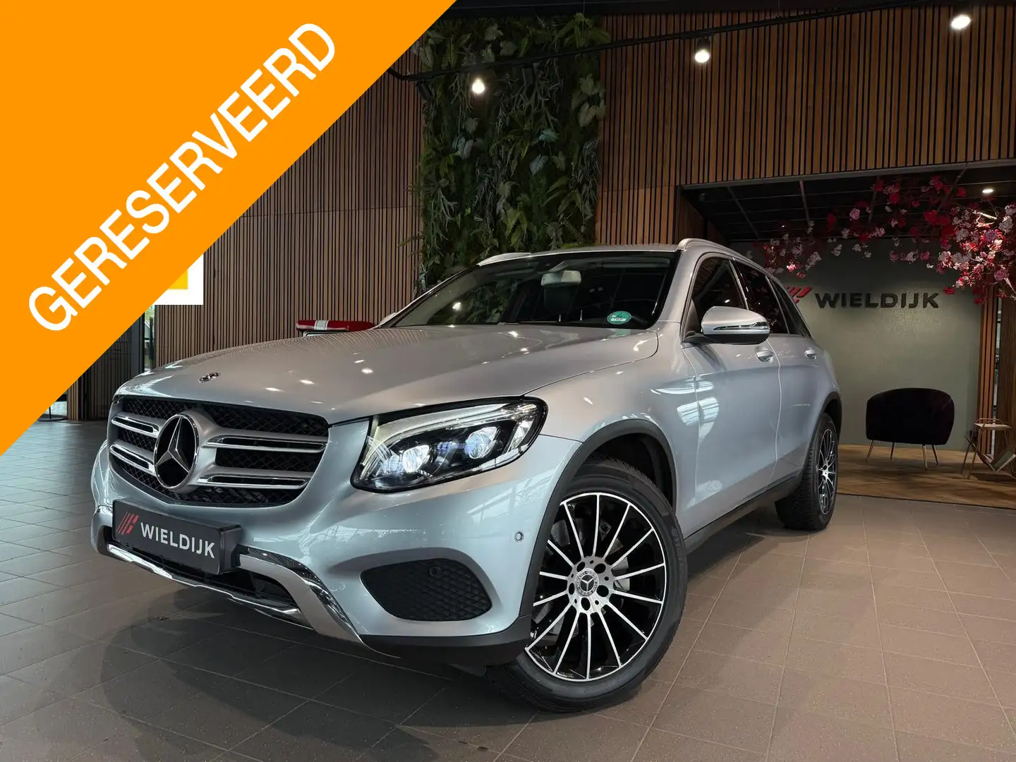 Mercedes-Benz GLC 250 4MATIC Premium Plus dealer onderhouden trekhaak Grijs - 1