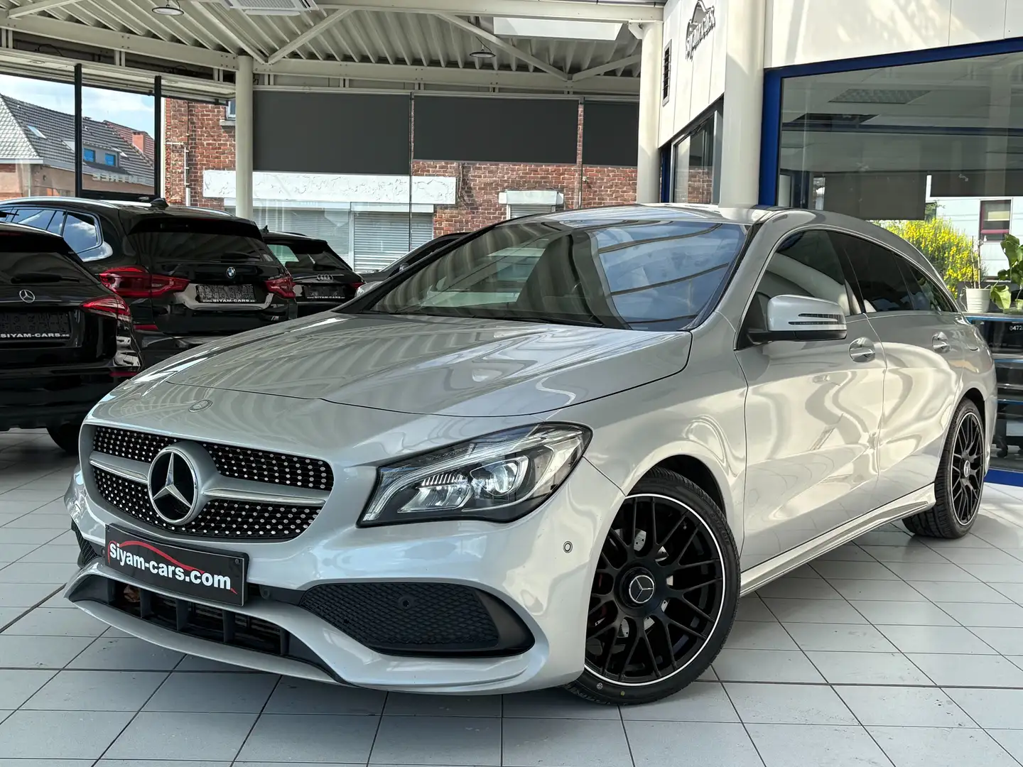 Mercedes-Benz CLA 200 d *AMG * XENON * CUIR * GPS * PDC * JANTES * Grijs - 1