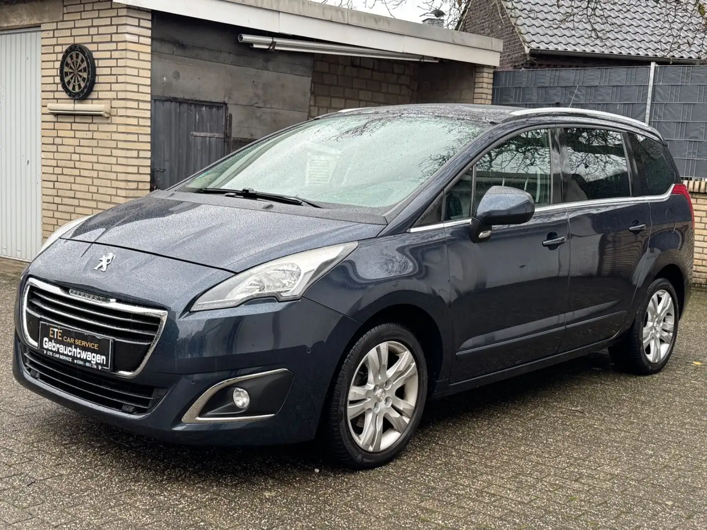 Peugeot 5008 Allure * 7 SITZE+AHK+PANO+PARK+SHZ+NAVI* Blau - 2