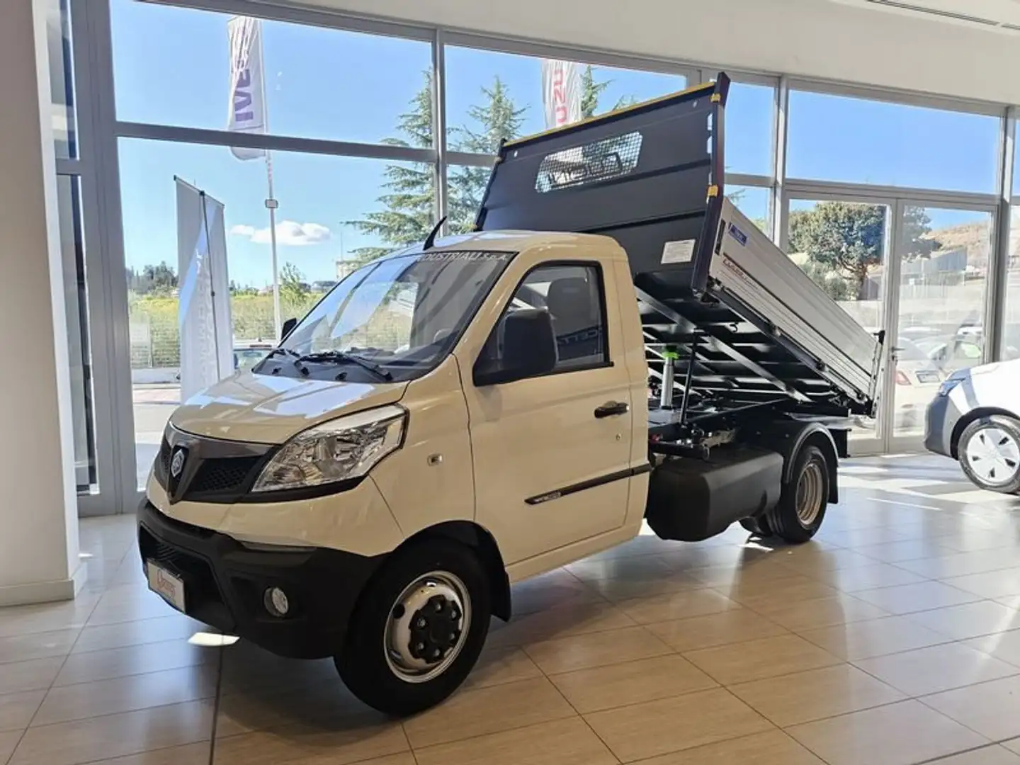 Piaggio Porter 1.5 PC Long Range LPG  RIBALTABILE TRILATERALE Bianco - 1