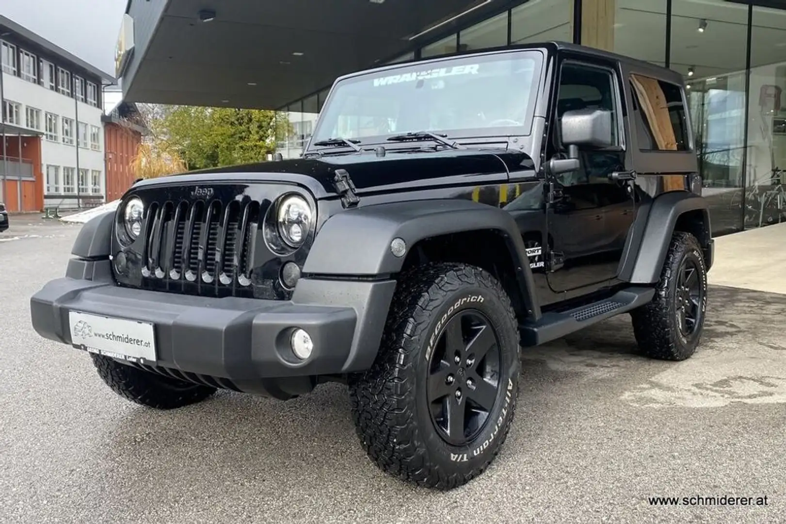 Jeep Wrangler Sport 2.8 Diesel 6MT Schwarz - 1