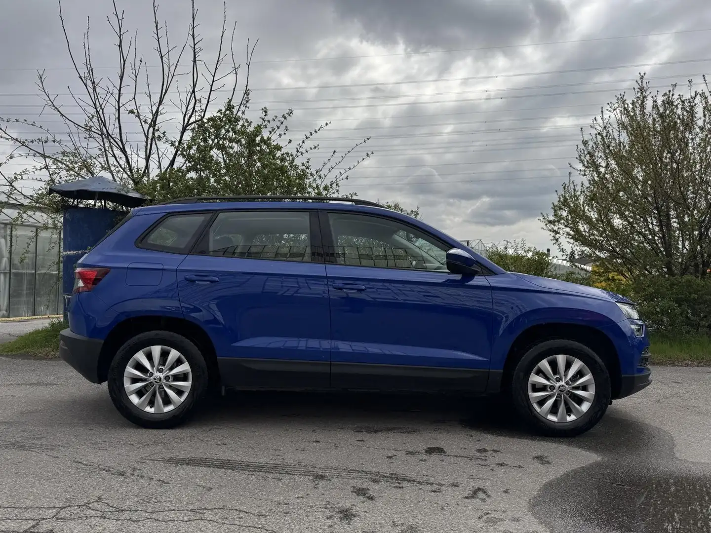 Skoda Karoq Active 1.Besitz CarPlay PDC SHZG SR WR Blau - 2