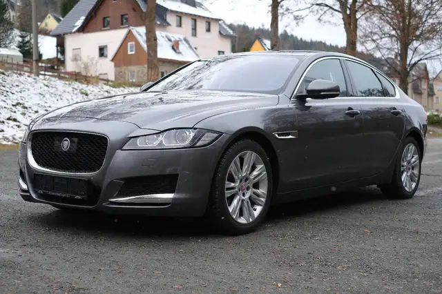 Jaguar XF 20d 180PS Prestige Automatik