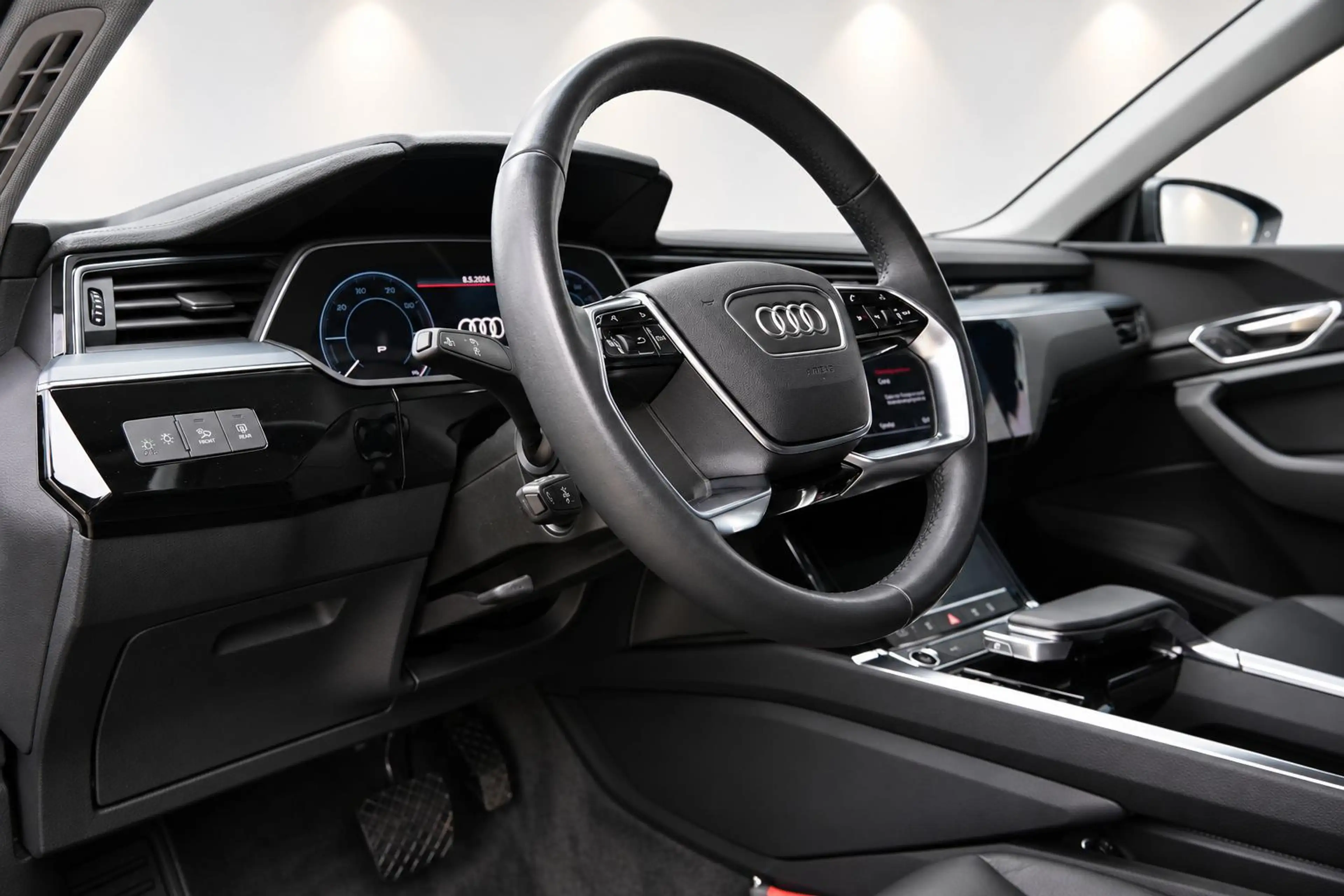 Audi e-tron 55 quattro edition 95 kWh 22 Inch, Camera, Black P — photo 3