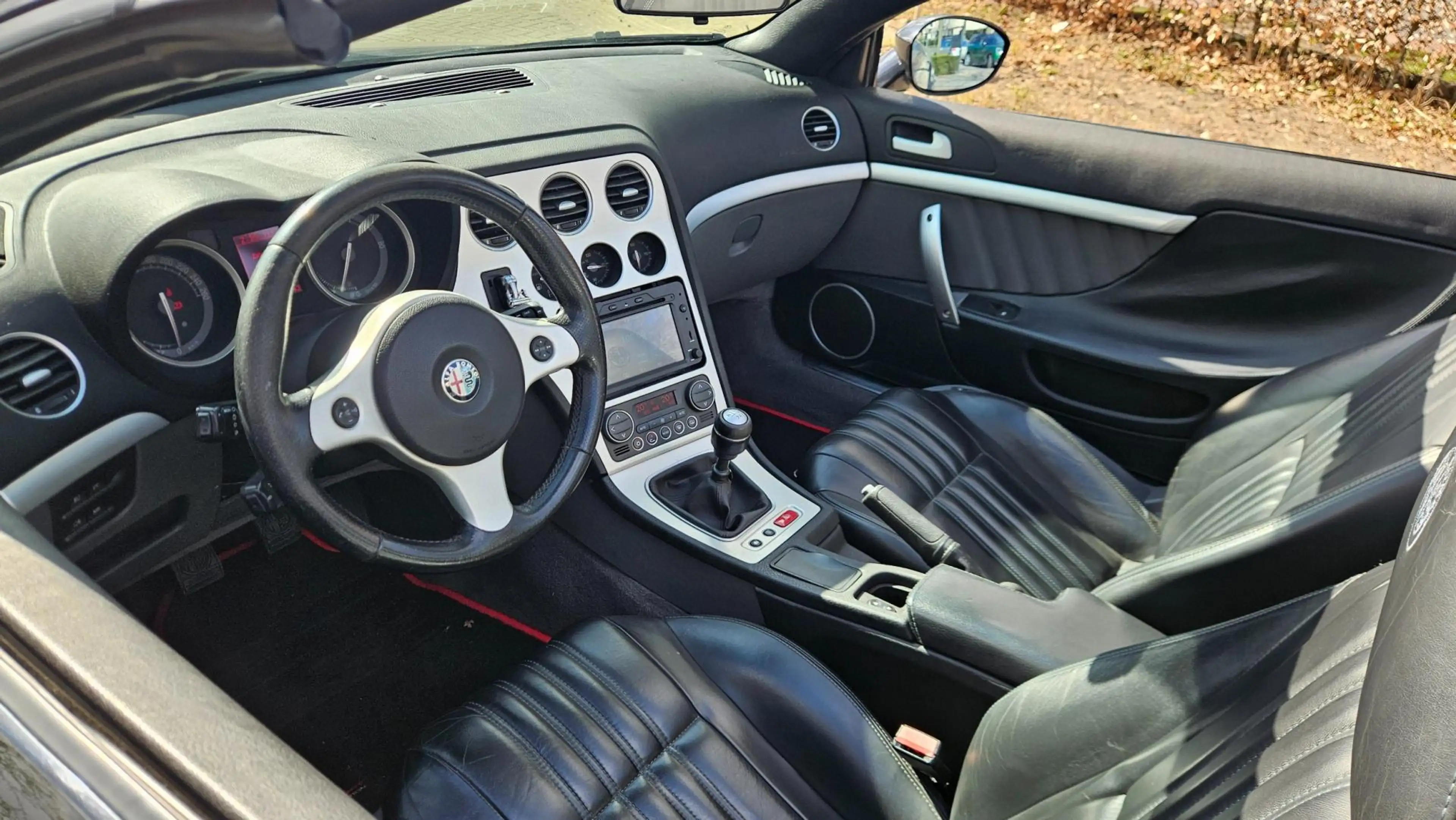 Alfa Romeo Spider 3.2 JTS Q4 — photo 9