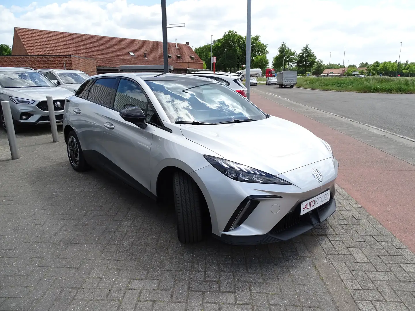 MG MG4 e-MG4 64 kWh Luxury Gris - 2