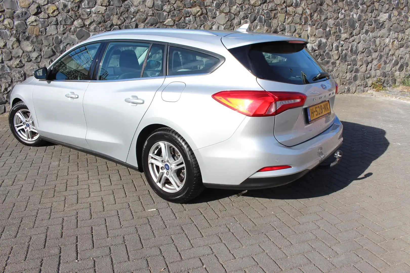 Ford Focus Wagon 1.0 EcoBoost 125pk Trend Edition Business Tr Gris - 2