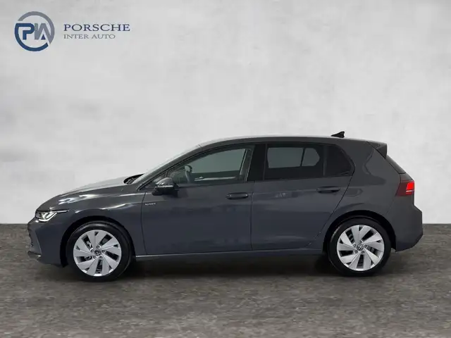 Volkswagen Golf view 3