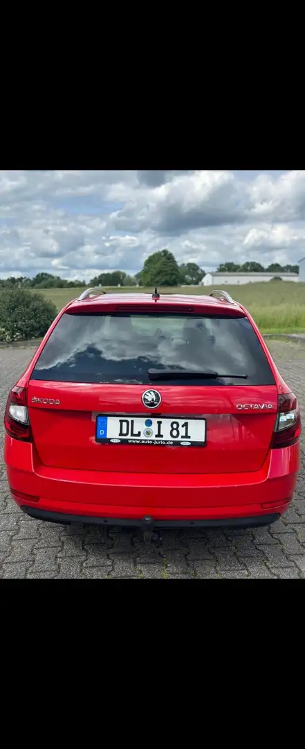 Skoda Octavia Combi 2.0 TDI DSG Premium Edition - 2