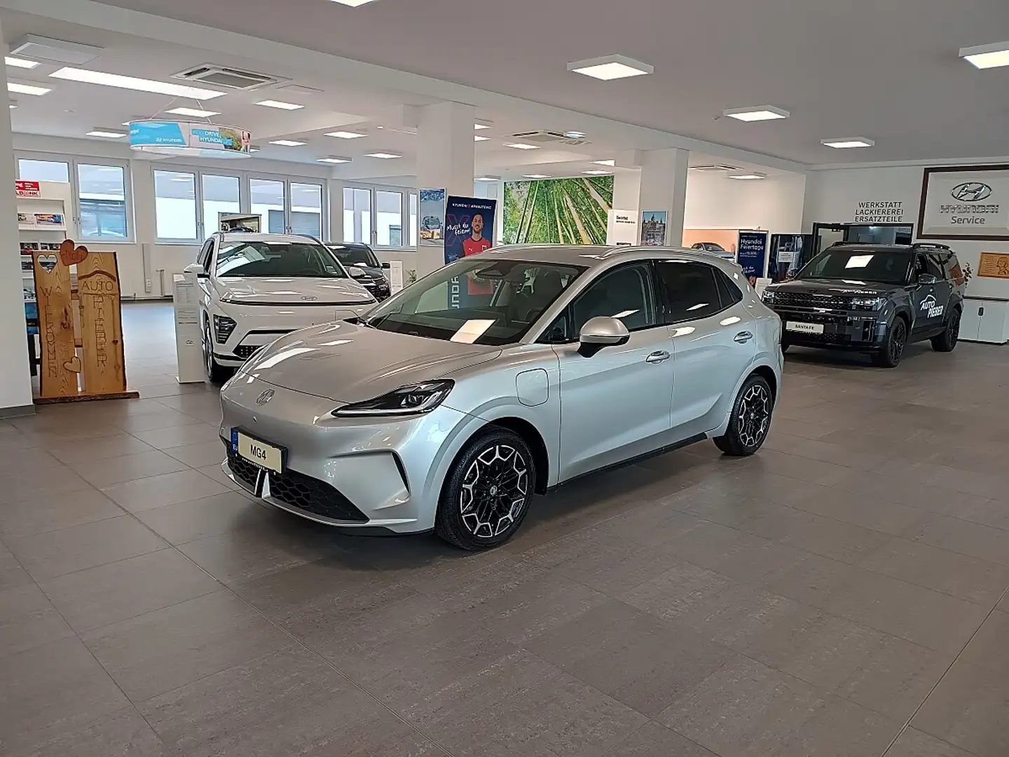 MG MG4 EV Urban 54 kWh Luxury *LED*Navi* Silber - 2