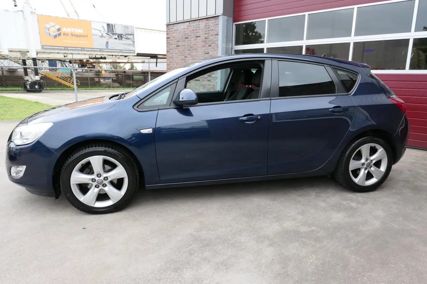 Opel Astra 1.4 Turbo Edition, Airco, Trekhaak, Navigatie, LMV Blauw - 2