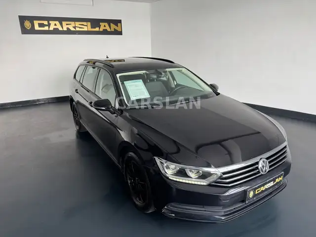 Volkswagen Passat view 2