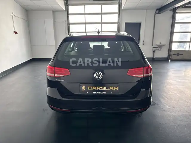 Volkswagen Passat view 12