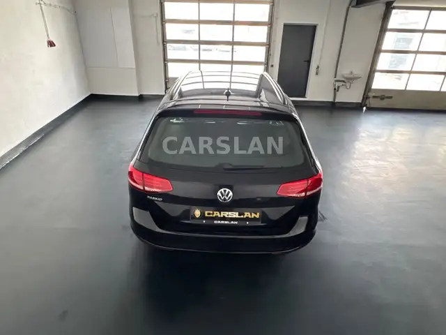 Volkswagen Passat view 13
