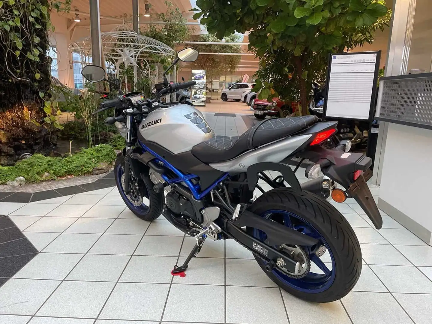 Suzuki SV 650 Ezüst - 2