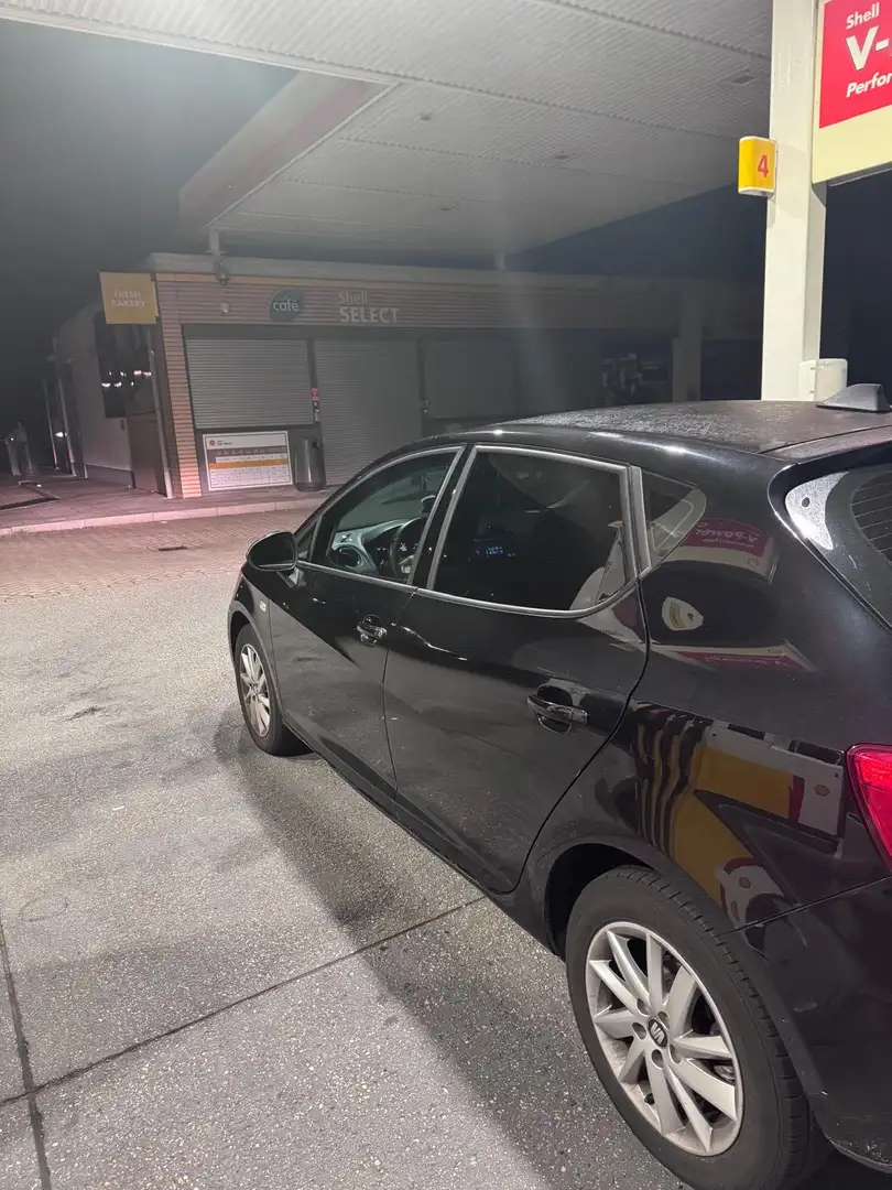 SEAT Ibiza 1.2 TSI Style Fekete - 2