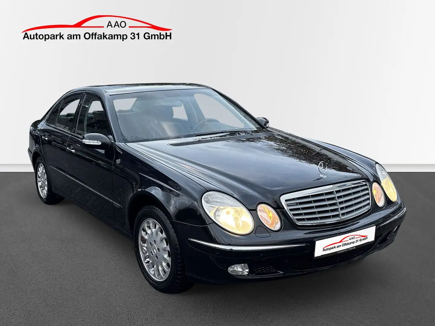 Mercedes-Benz E 200 Limousine Elegance*Leder*Bi-Xenon*Schiebed Schwarz - 1