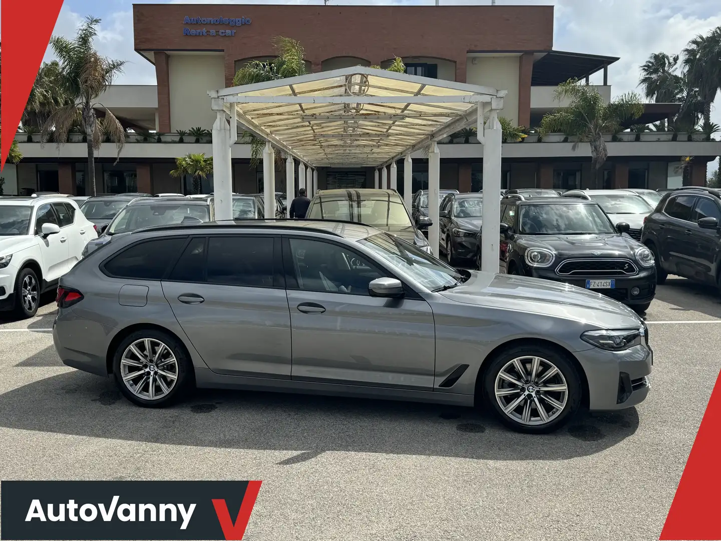 BMW 520 d Touring mhev 48V xdrive Business auto Gris - 1