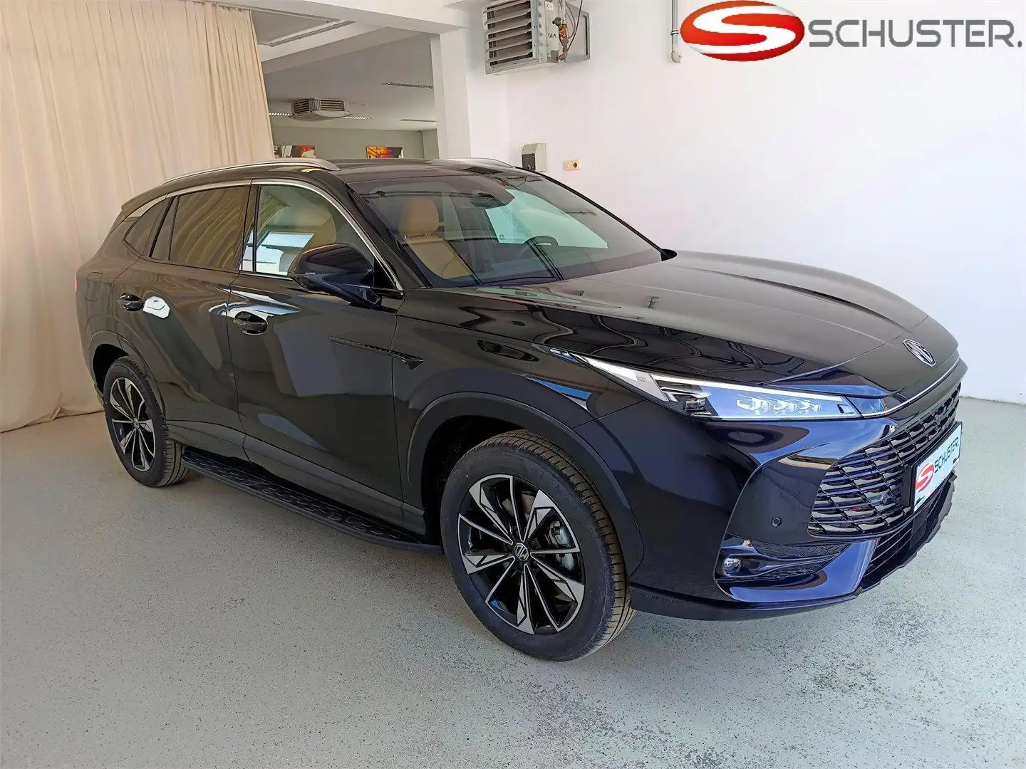 MG HS PHEV+ Luxury 21,4kWh Aut. Schwarz - 1