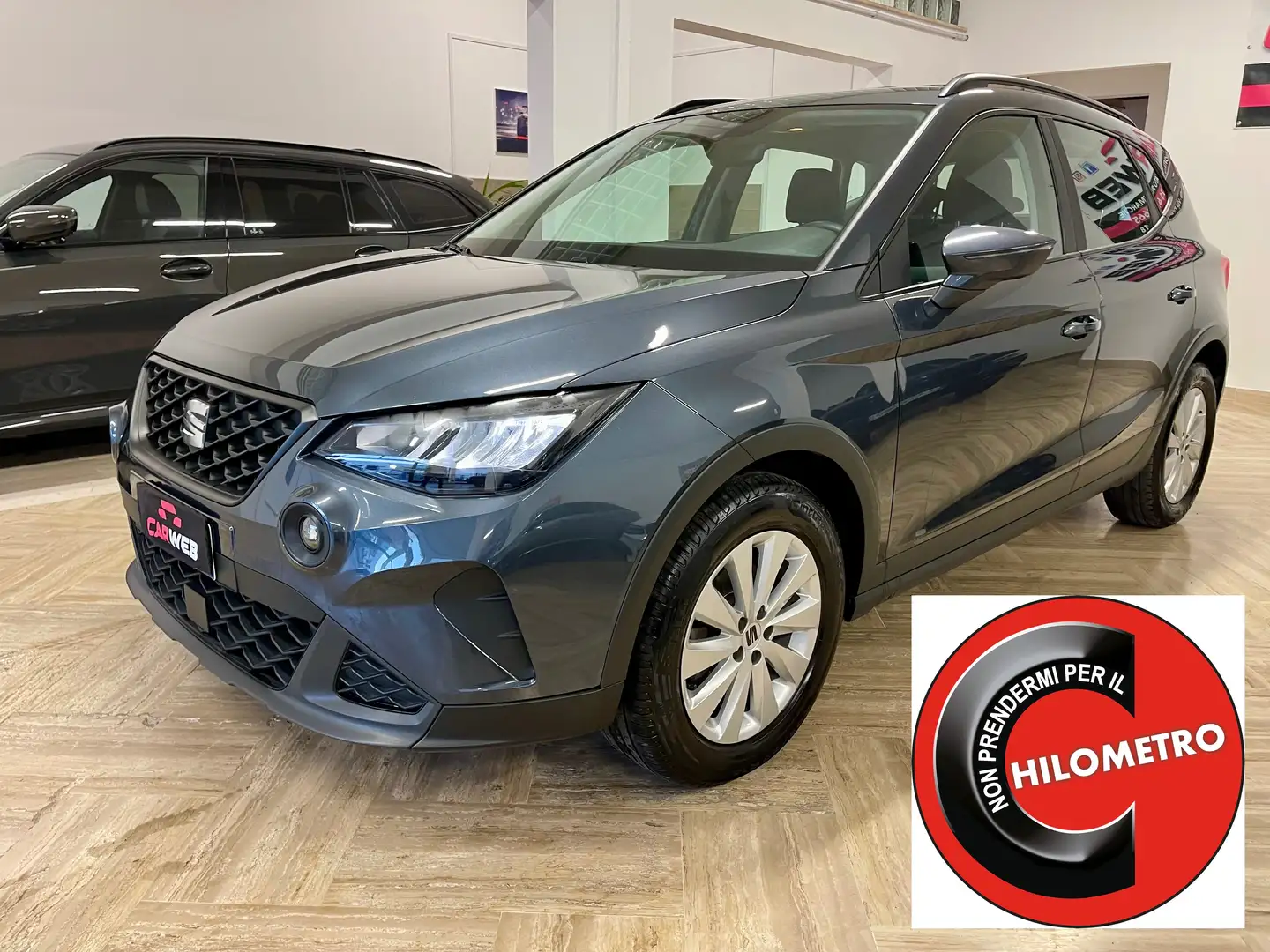 SEAT Arona 1.0 ecotsi Style 95cv Gris - 1