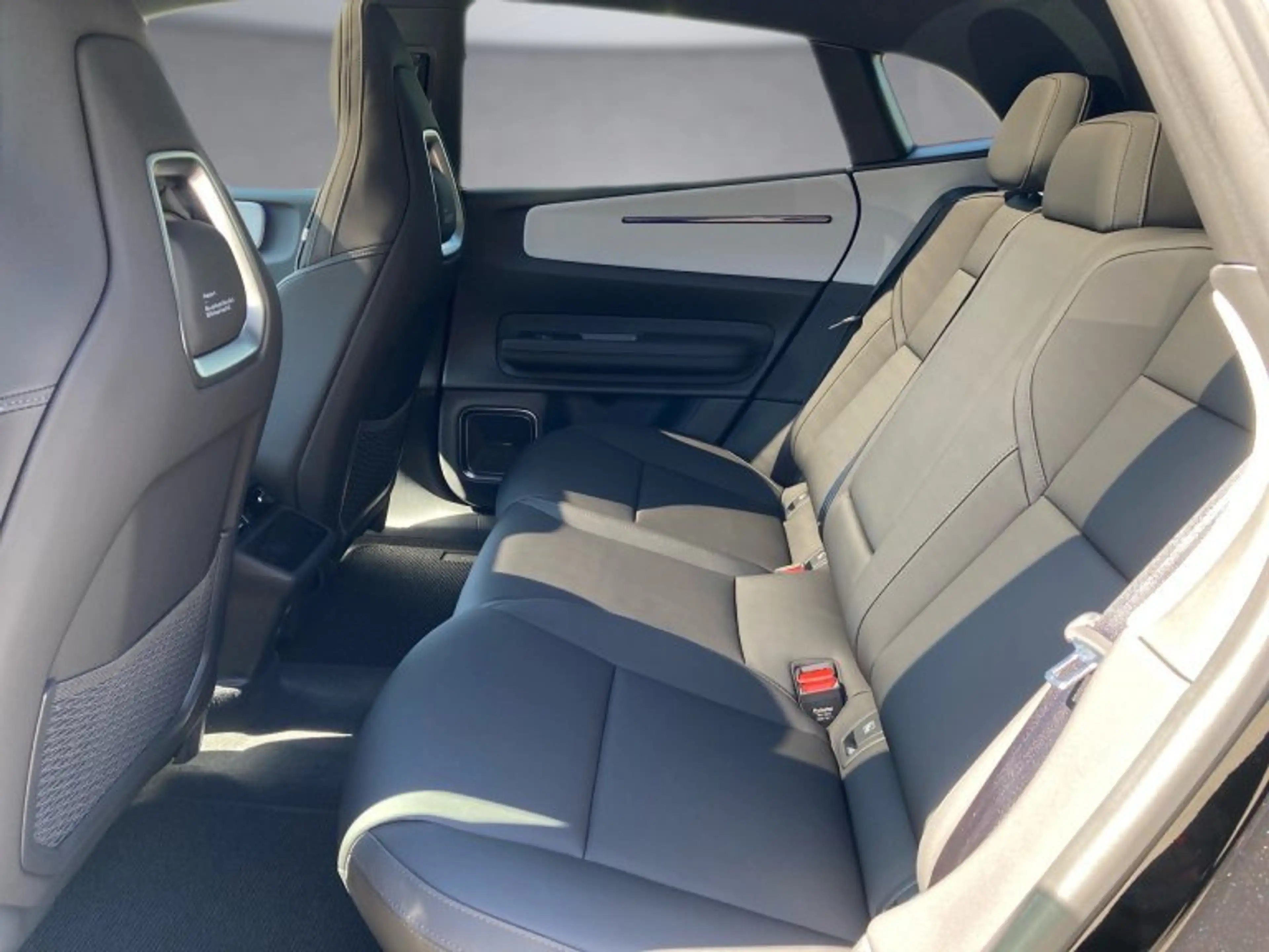Polestar 4 Polestar4 Long Range Single Motor — photo 12