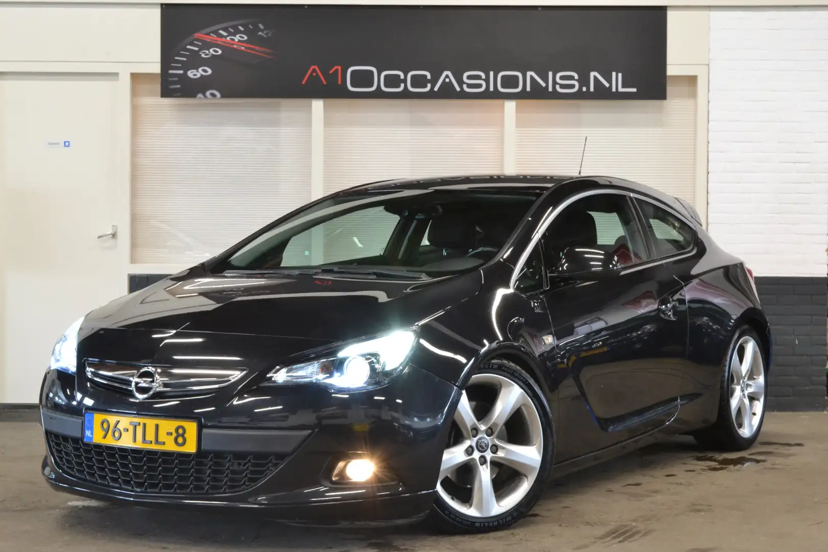 Opel Astra GTC 1.4 Turbo Sport Zwart - 2