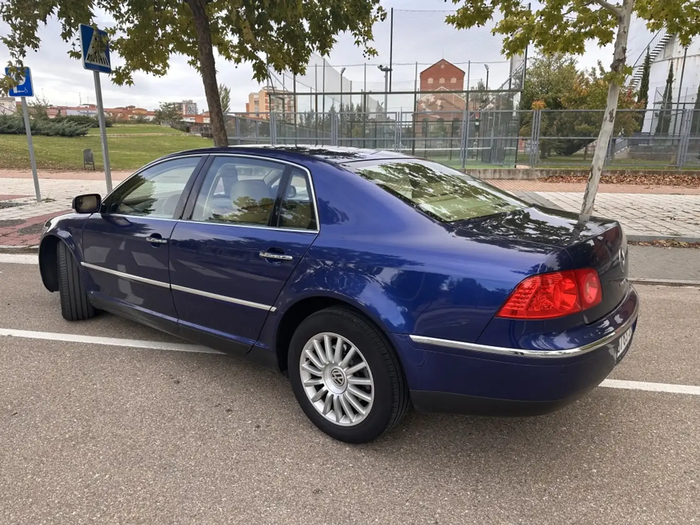 Volkswagen Phaeton 3.0TDI V6 4Motion Tiptronic 5pl. Bleu - 2