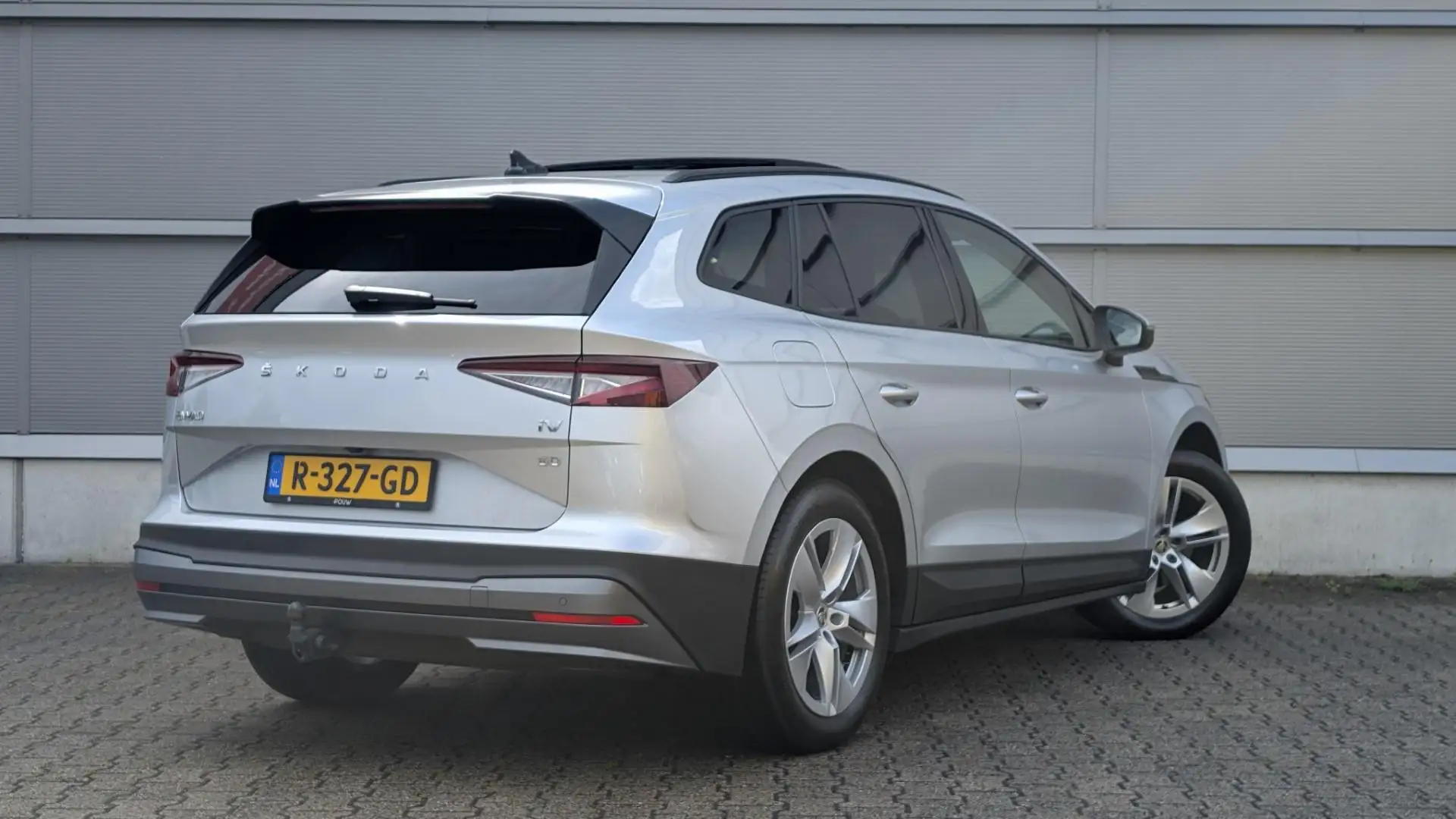 Skoda Enyaq 60 180pk | SoH 95% | Panoramadak | Trekhaak Grijs - 2