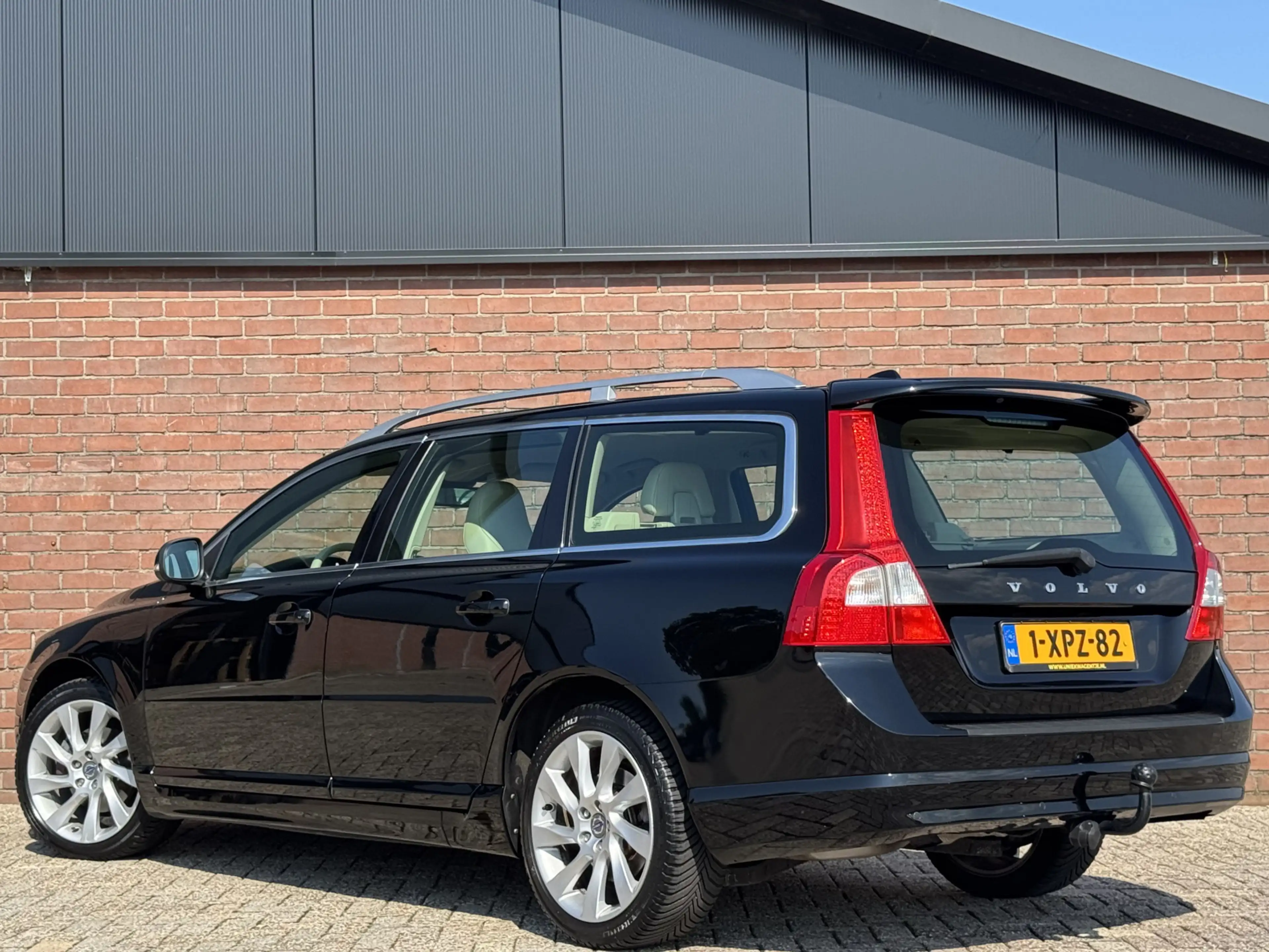 Volvo V70 1.6 T4 SUMMUM | LEDER! | XENON! | TREKHAAK! — photo 5