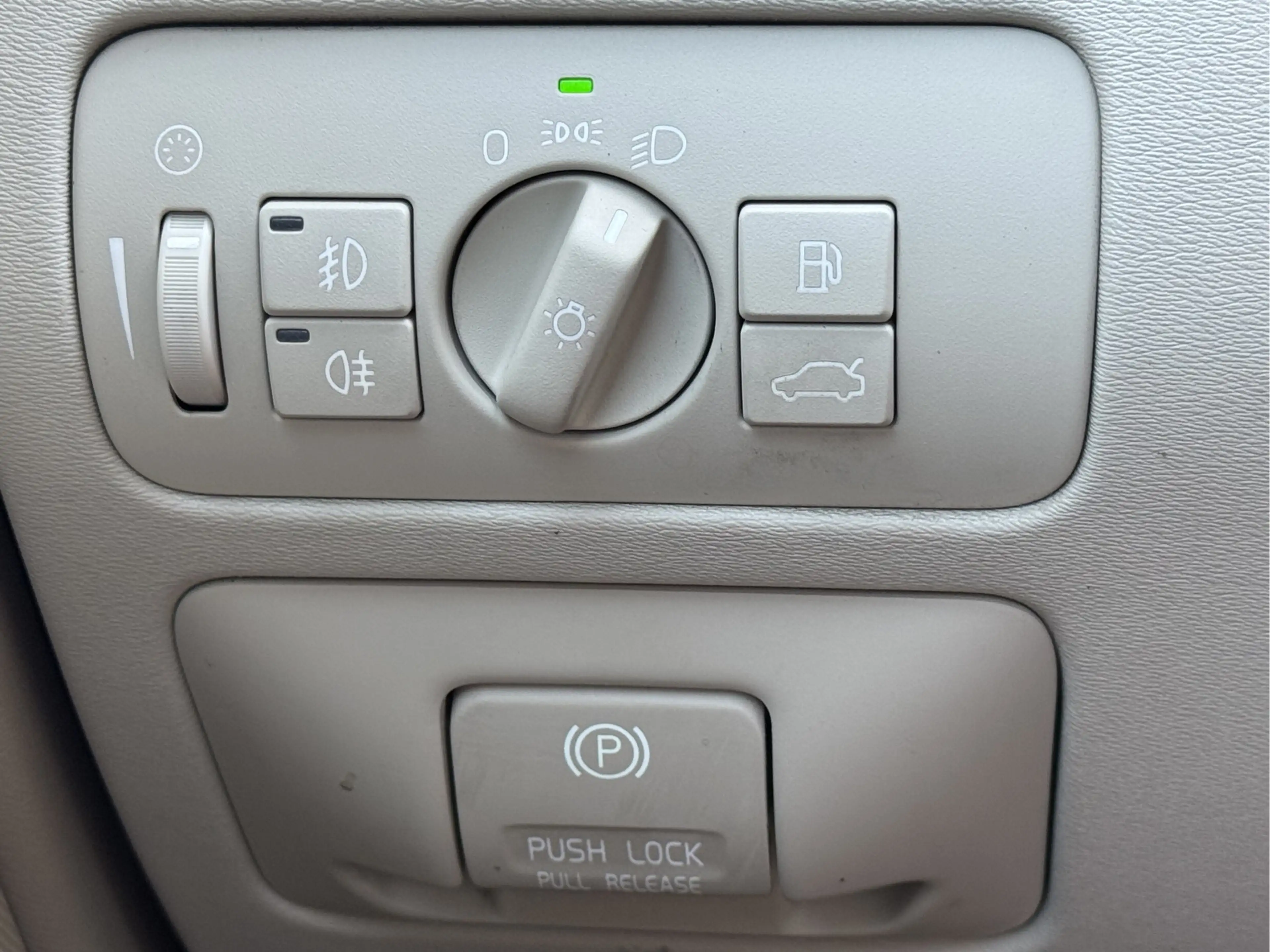 Volvo V70 1.6 T4 SUMMUM | LEDER! | XENON! | TREKHAAK! — photo 23