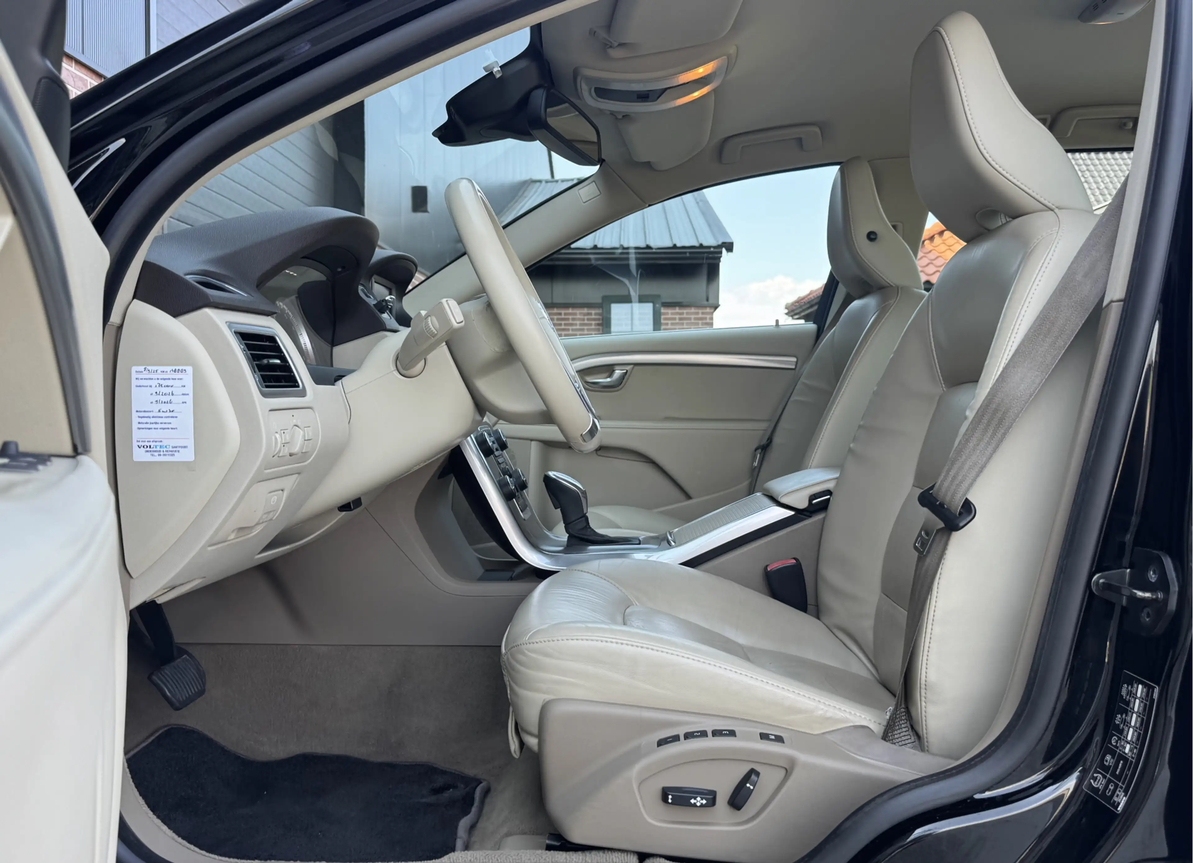 Volvo V70 1.6 T4 SUMMUM | LEDER! | XENON! | TREKHAAK! — photo 24