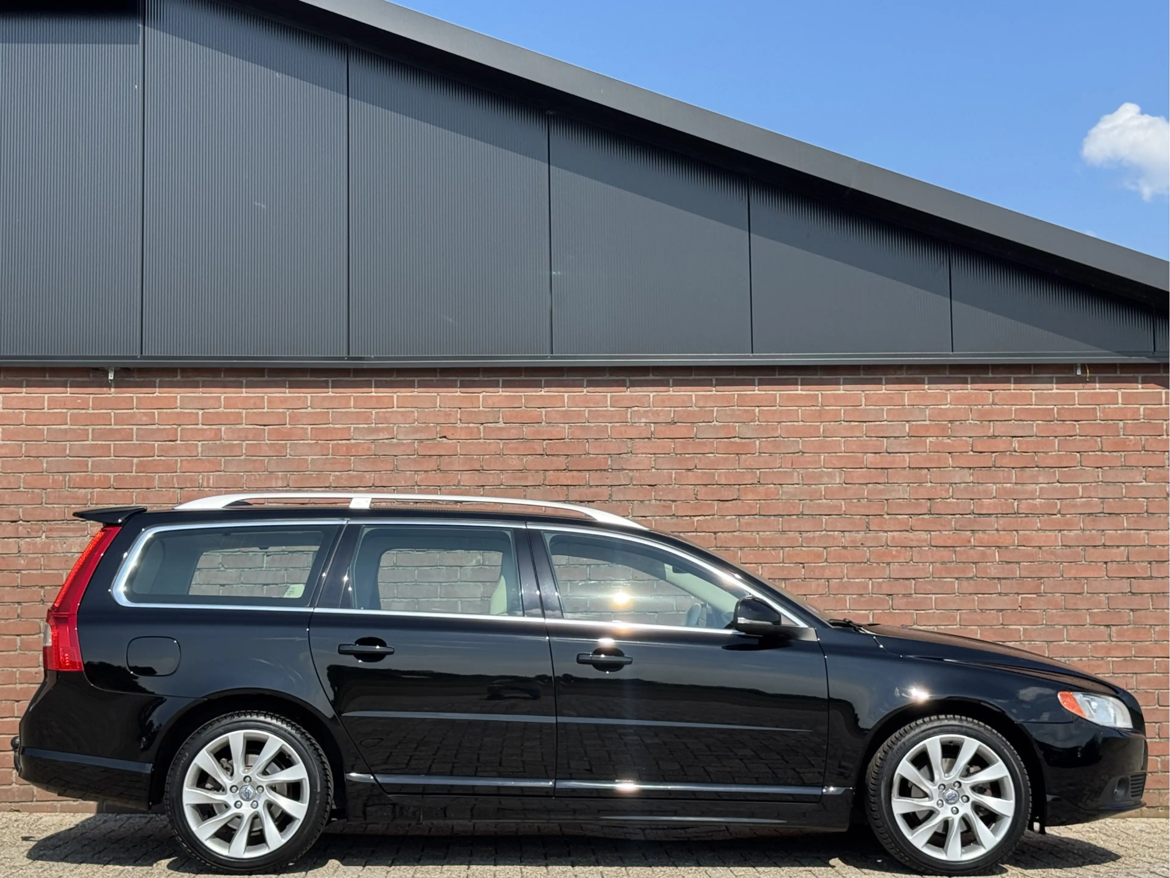 Volvo V70 1.6 T4 SUMMUM | LEDER! | XENON! | TREKHAAK! — photo 7