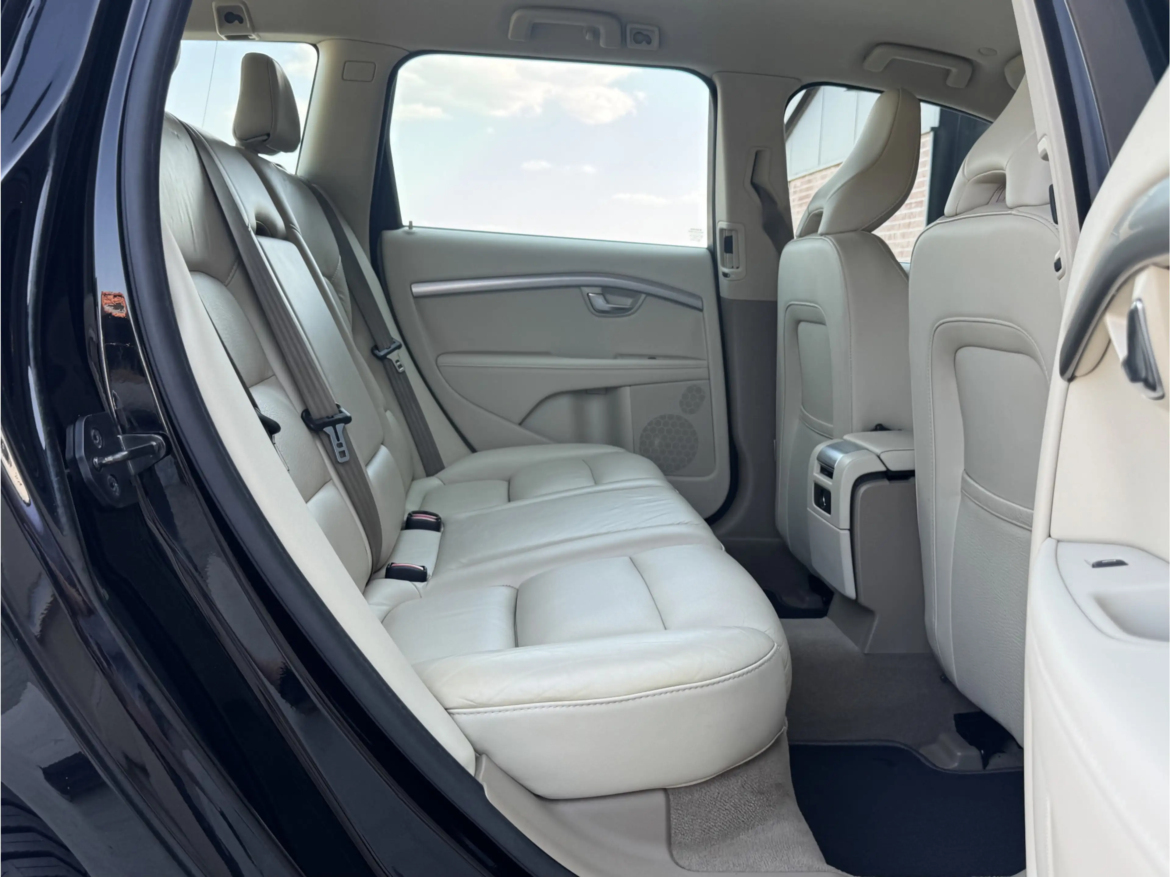 Volvo V70 1.6 T4 SUMMUM | LEDER! | XENON! | TREKHAAK! — photo 27