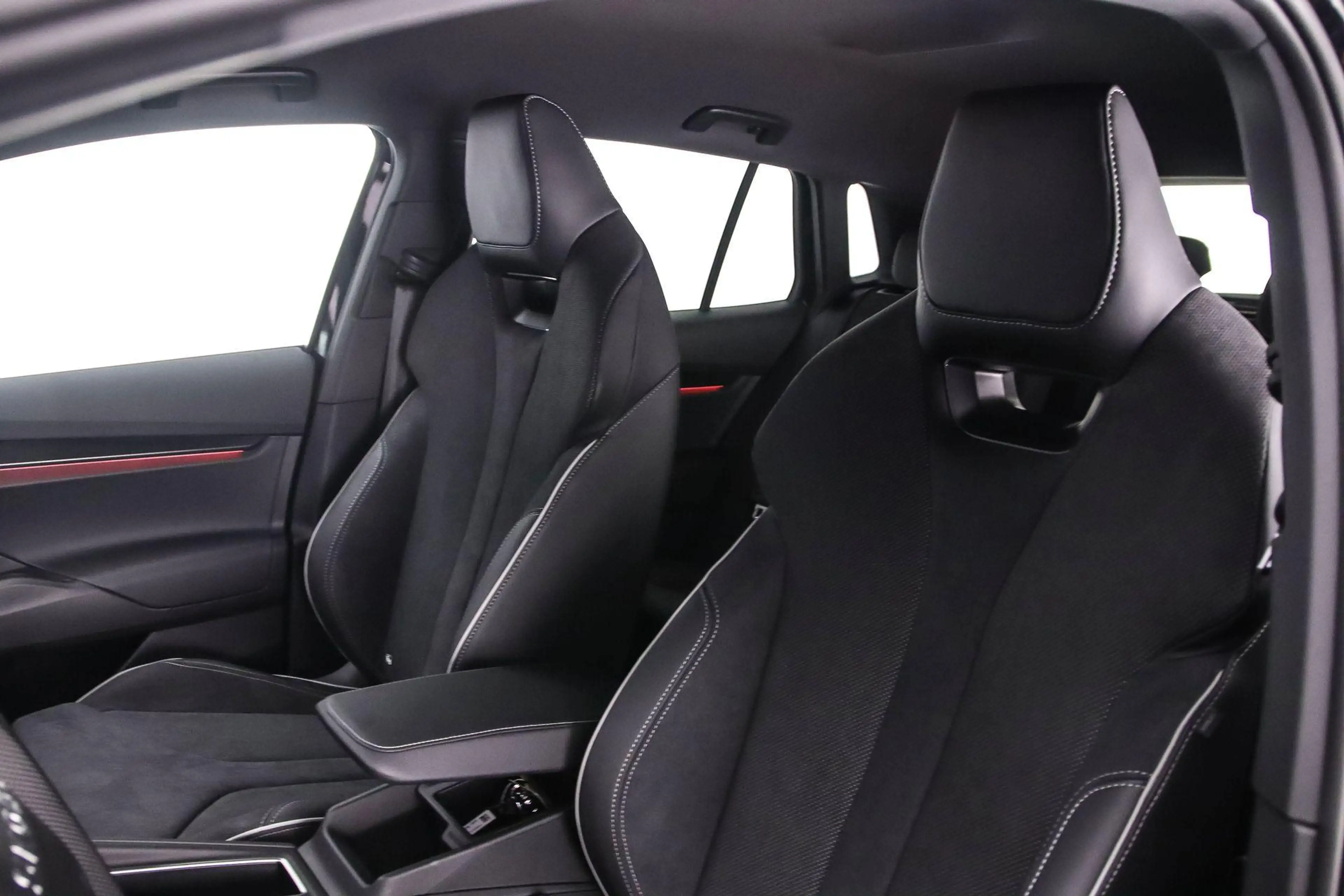 Skoda Elroq 85 Sportline 286pk Automaat Trekhaak, Adaptive cru — photo 4