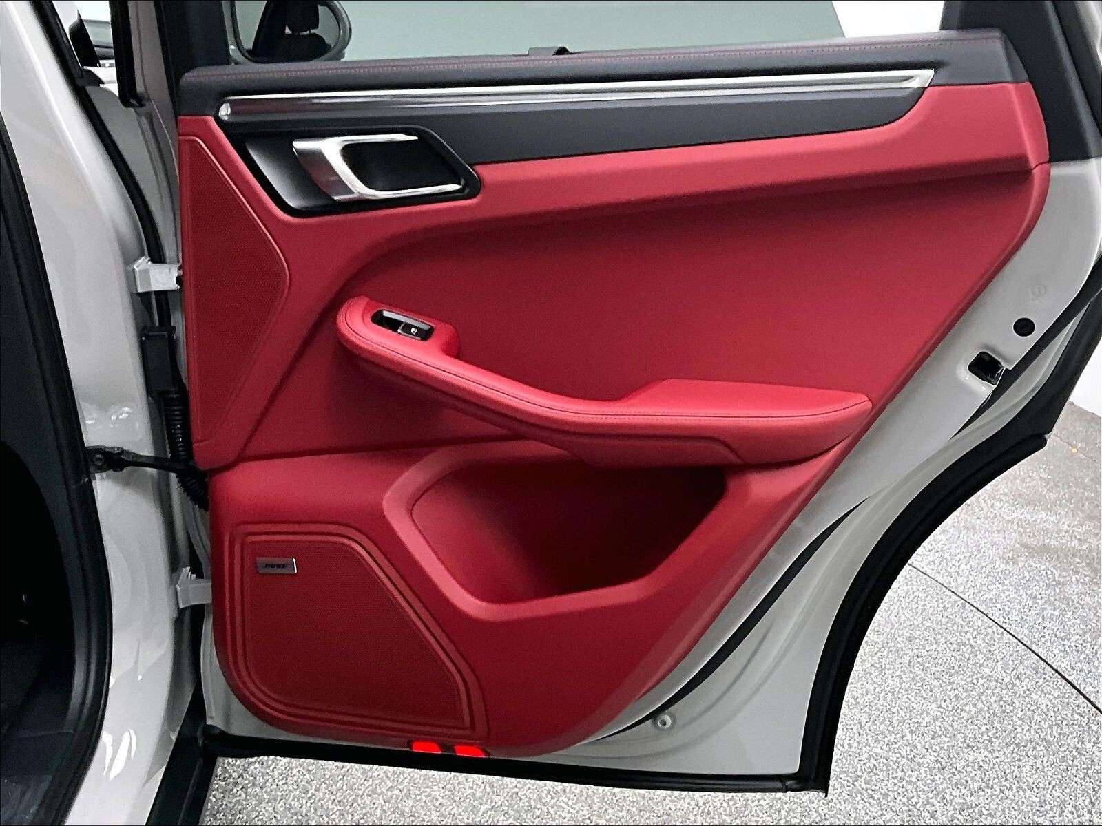 2026 Porsche Macan AWD thumb 30