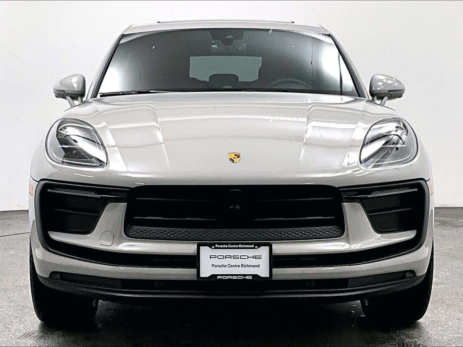 2026 Porsche Macan AWD alt 2