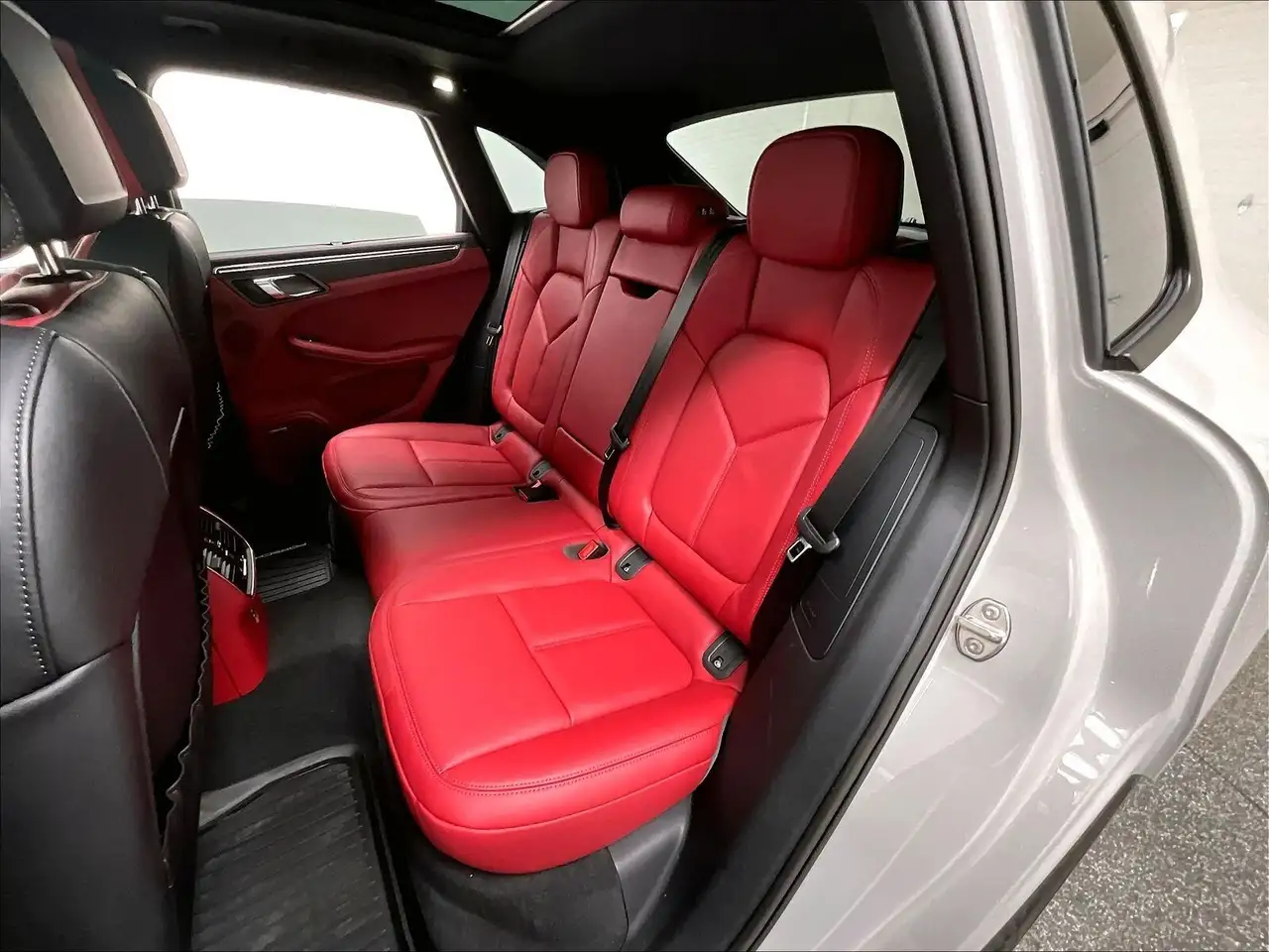 Porsche Macan снимка Porsche Macan