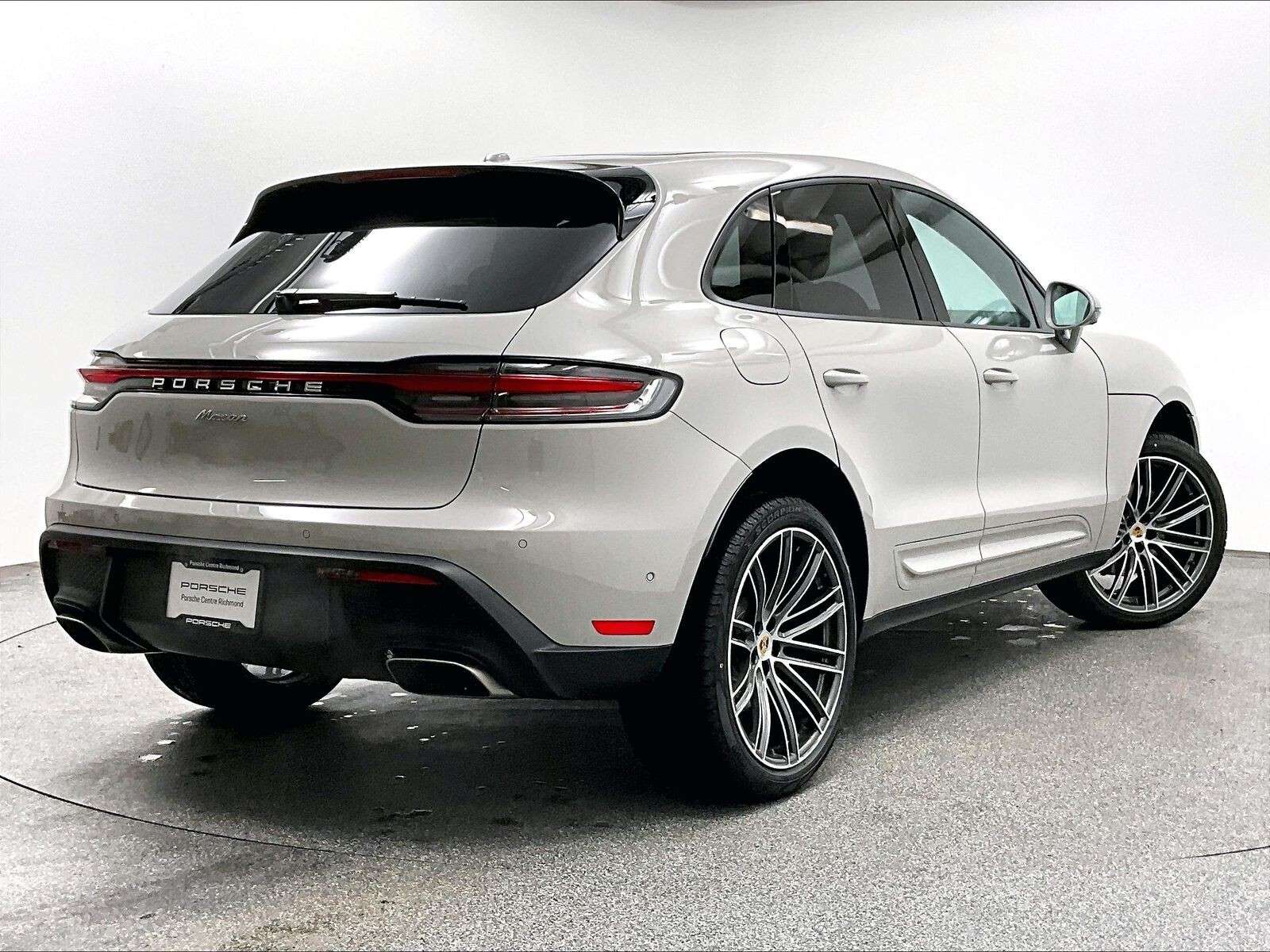 2026 Porsche Macan AWD alt 5