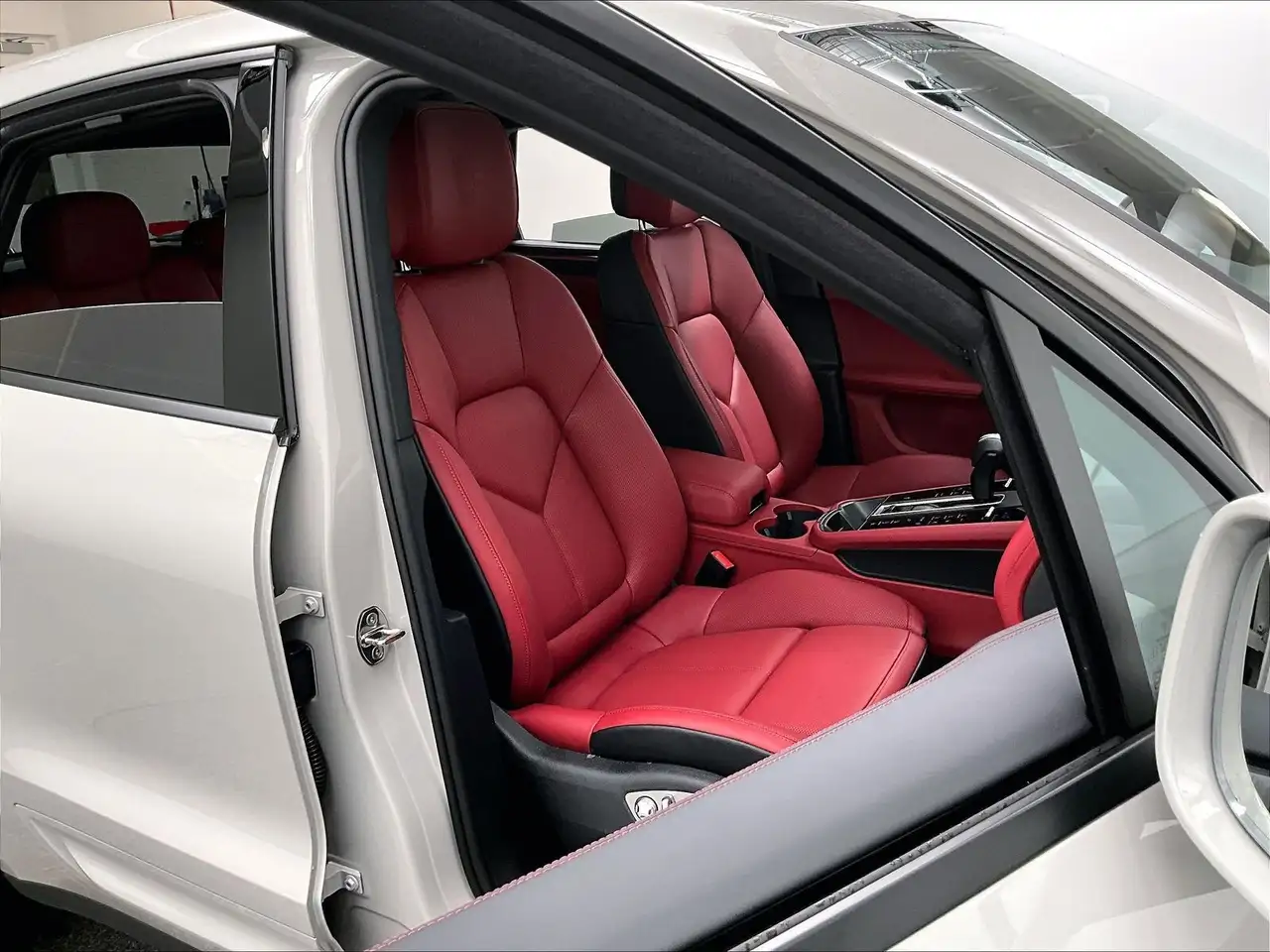 Porsche Macan снимка Porsche Macan