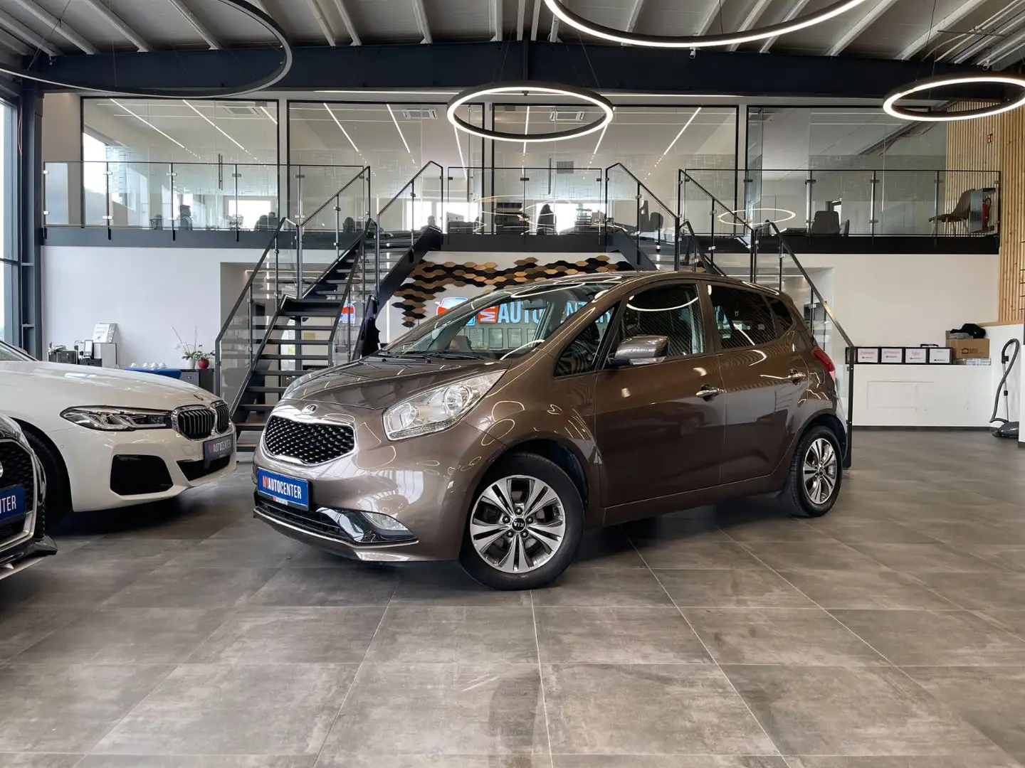 Kia Venga 1.6 Dream Team Aut. *NAVI*KAM*LKHZ*SHZ* Béžová - 1
