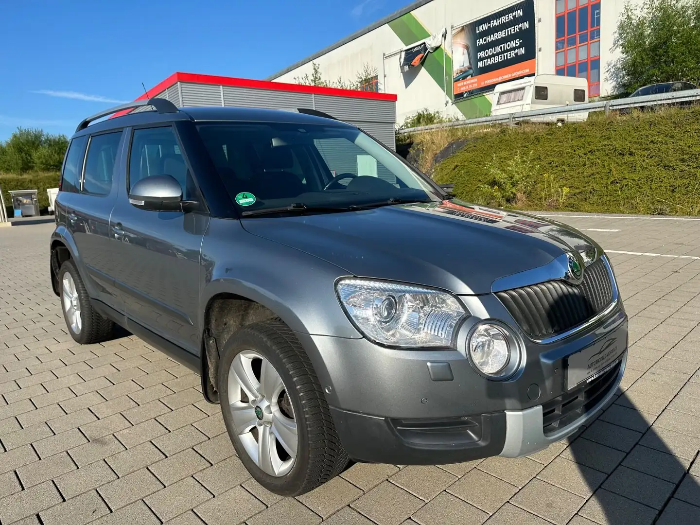 Skoda Yeti Experience 4x4 2.0 TDI*BI-XENON*MEMORY*EU5* Grau - 2