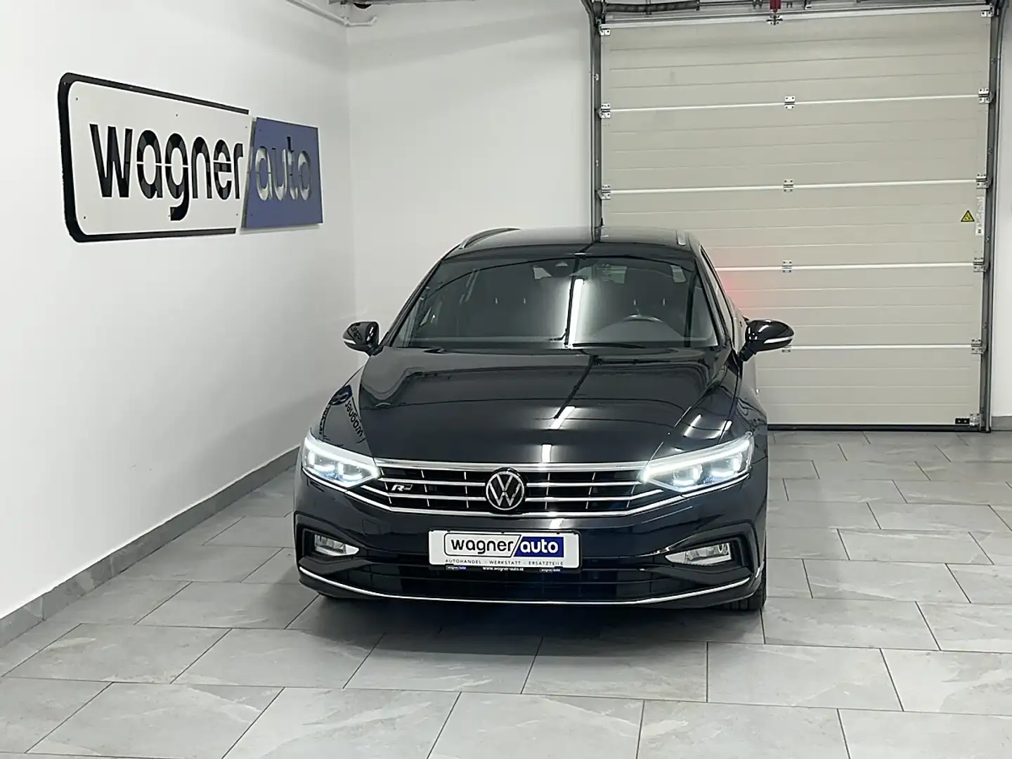Volkswagen Passat Variant Elegance 2,0 SCR TDI DSG I.Q Matrix LED/ACC/Nav... Schwarz - 1