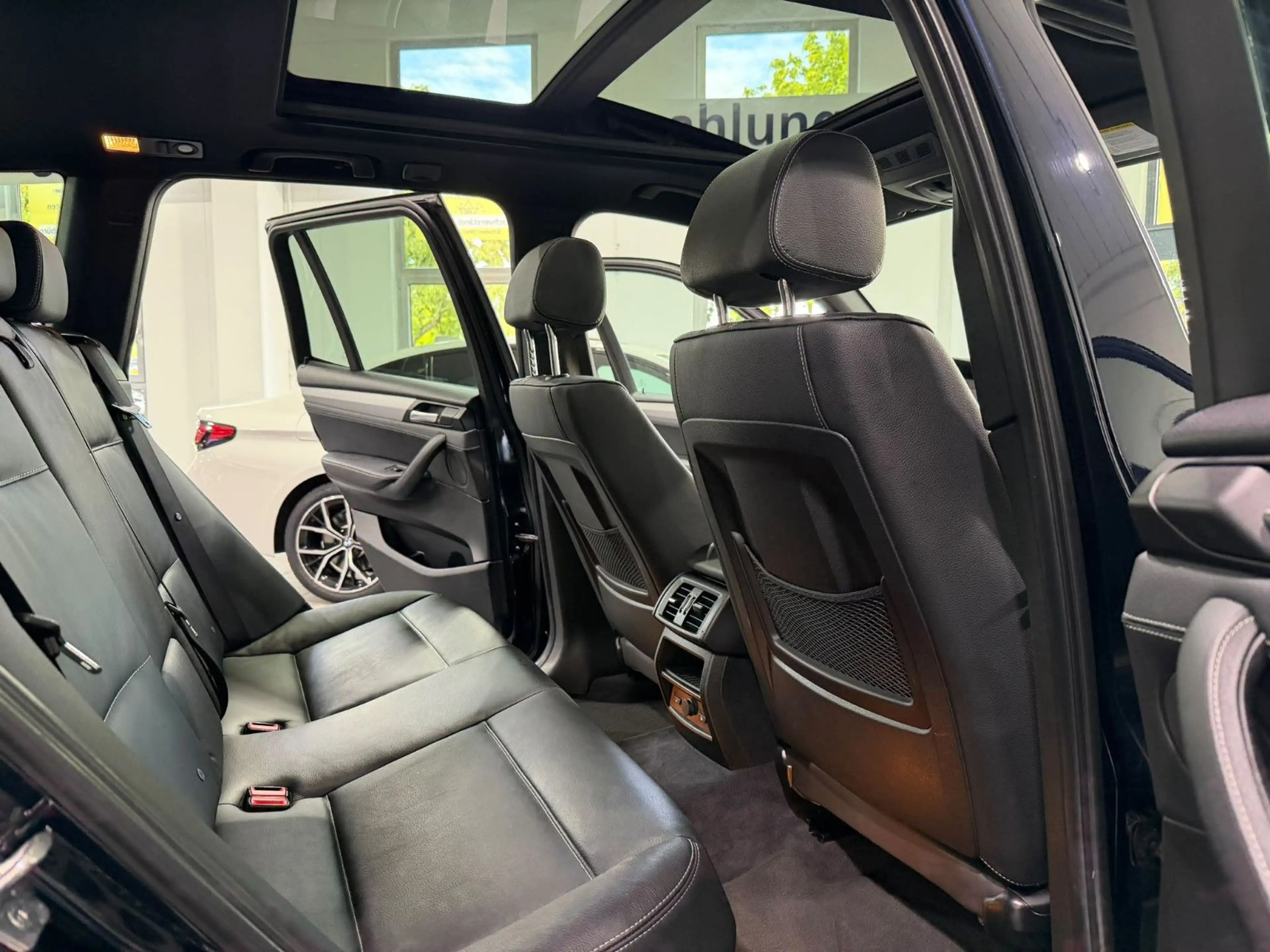 BMW X3 xDr. 30 dA*Leder*Pano*Navi*Xenon*AHK*M-Sport — photo 16